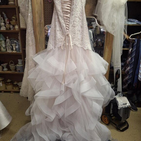 Mori Lee "Leia" Wedding Gown (Unaltered) - Picture 5 of 6